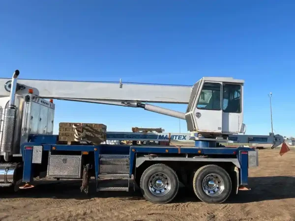 Manitex 28102S 28 ton Straight Boom