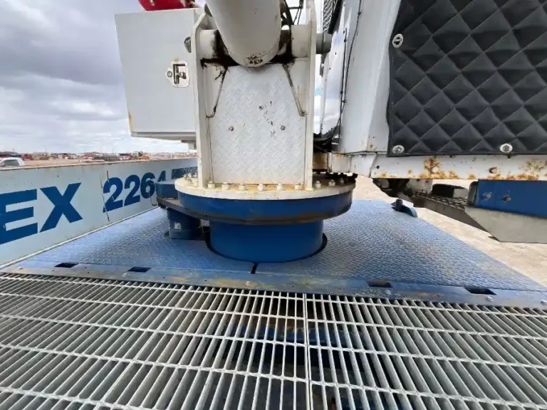 Manitex 28102S 28 ton Straight Boom