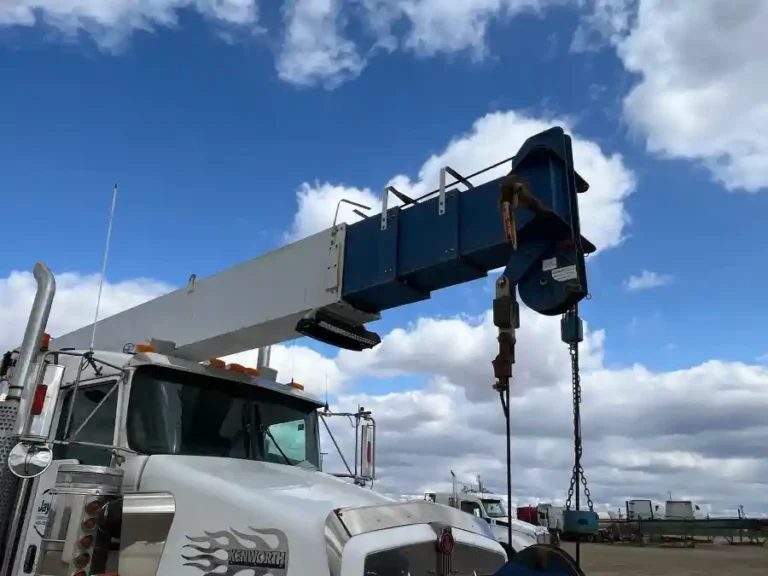 Manitex 28102S 28 ton Straight Boom