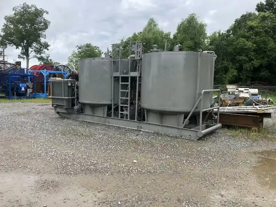 Baker Hughes Twin 50 bbl (100 bbl Total) Skid-Mounted Cement Batch Mixer